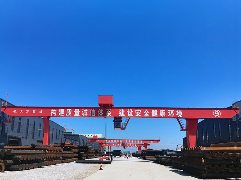 偏掛門式起重機(jī)